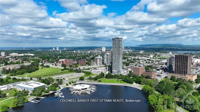 3208 - 805 Carling Avenue