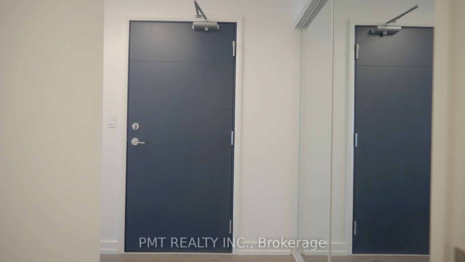 75 James Street S, Unit 3101 - Photo 21