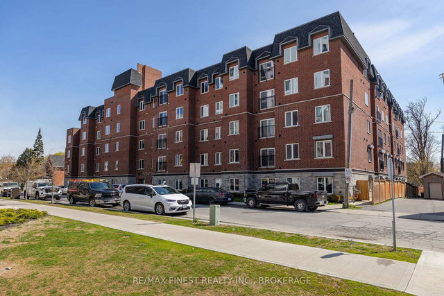 308 - 501 FRONTENAC Street