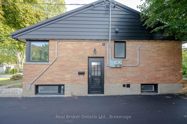 Upper - 39 WESTMINSTER Avenue