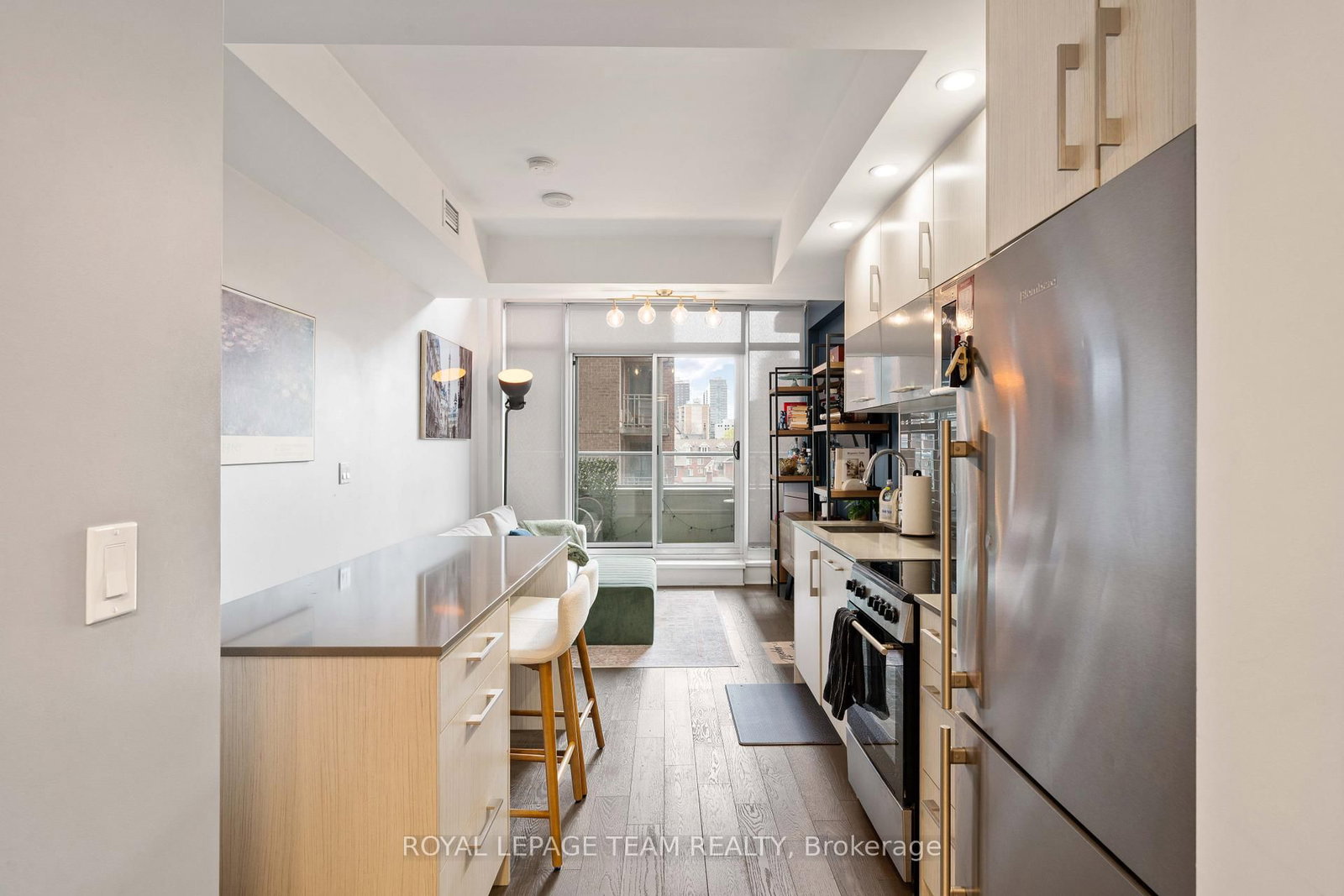 255 Bay Street N, Unit 409 - Photo 17