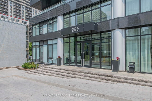 409 - 255 Bay Street N
