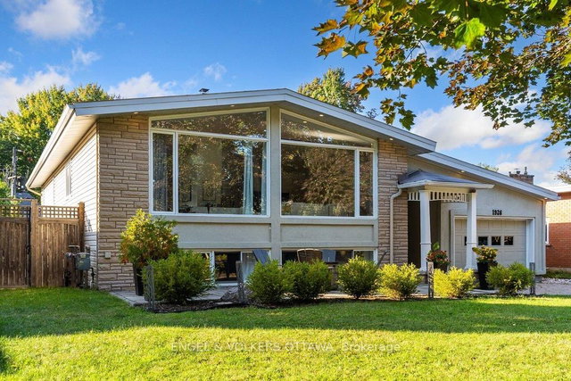 1926 RIDEAU GARDEN Drive