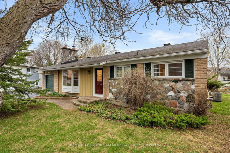 home for sale on 11 Springdale Crescent