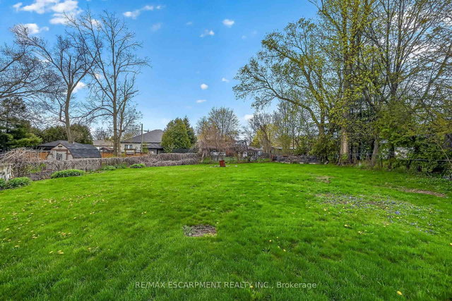 186 Seneca Avenue