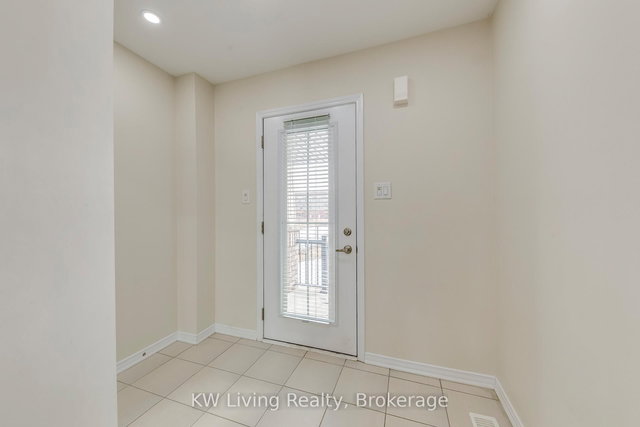 Upper - 17 Allcroft Court