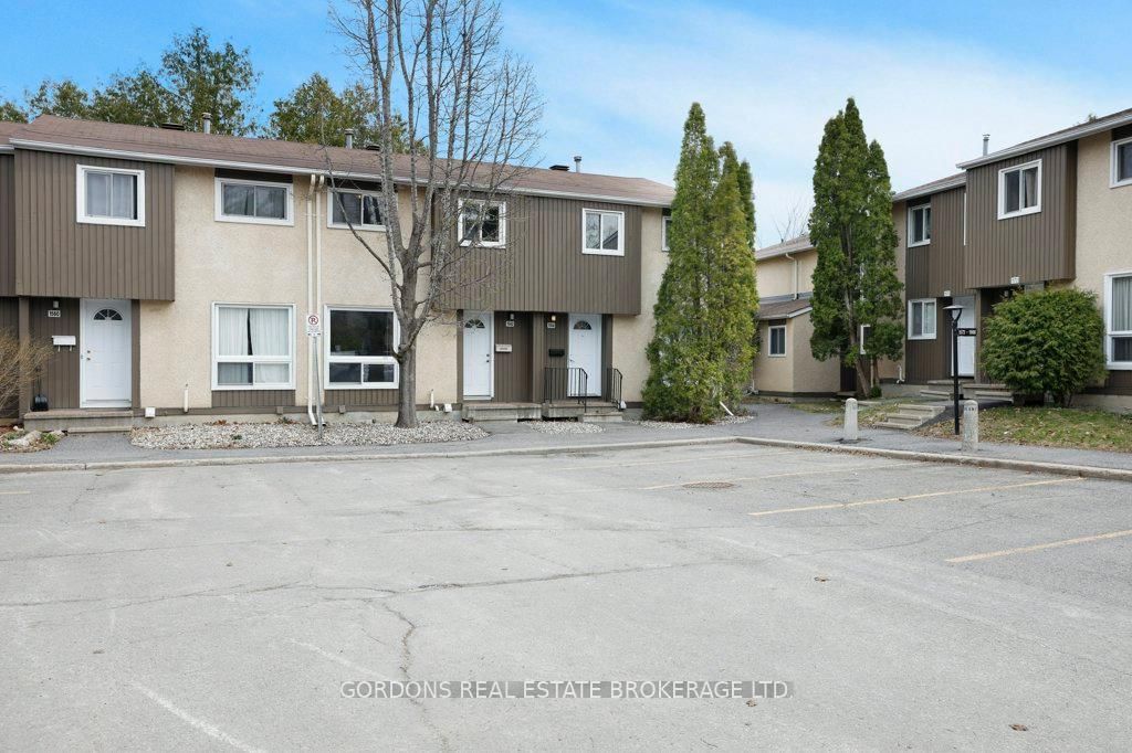 Townhouse for sale at 1562 Lassiter Terrace, Ottawa, Ontario, K1J 8N4 - Beaconwood - MLS: X13084228