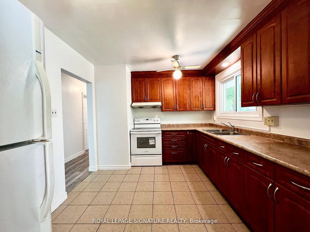 Upper - 194 Cedarbrae Avenue