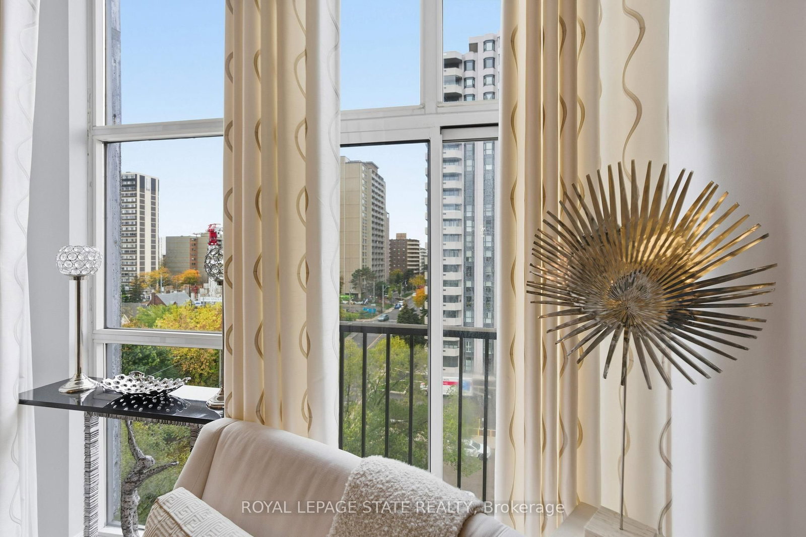 66 Bay Street S, Unit PH10 - Photo 33