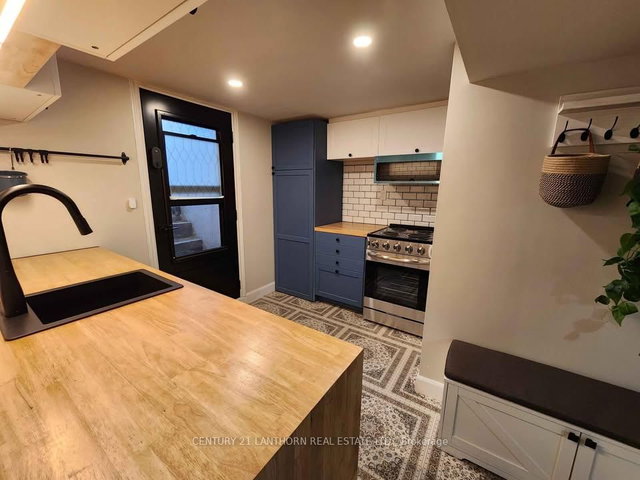 Unit B - 115 Henry Street