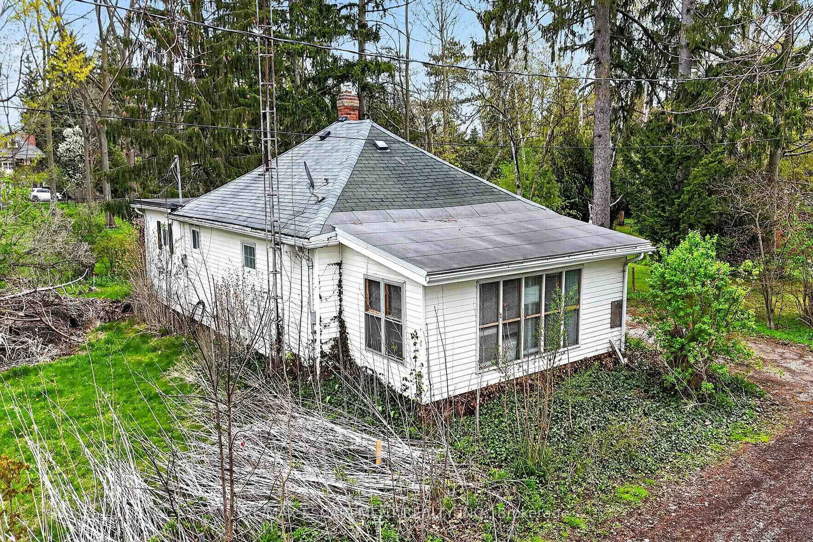 313 John Street • Norfolk, ON photo 2