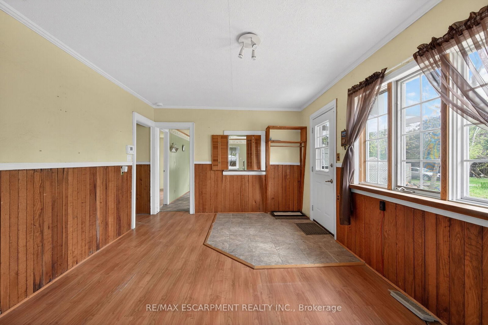 313 John Street • Norfolk, ON photo 9