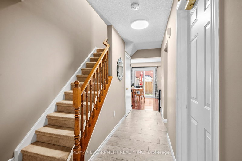 12 - 610 Barton Street