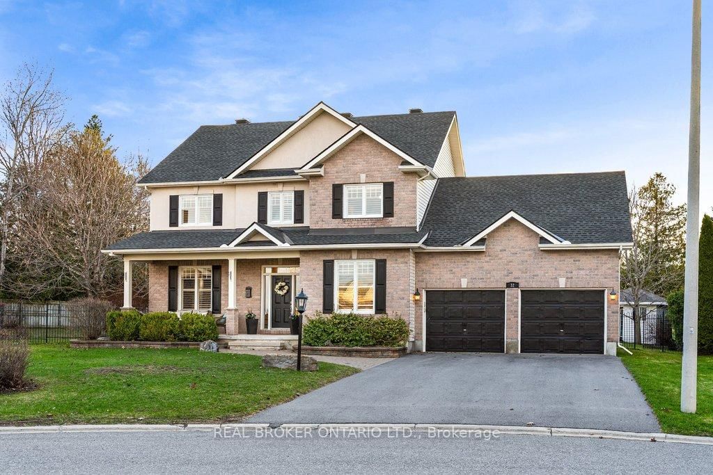 32 Feldspar Crescent • Stittsville, ON photo 3
