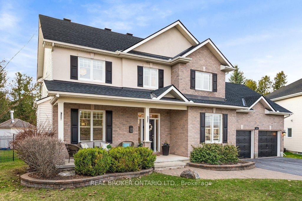 32 Feldspar Crescent • Stittsville, ON photo 4