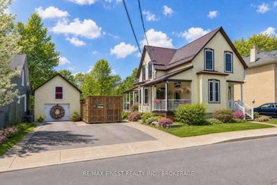21 Centre Street • Prince Edward County, ON photo 2