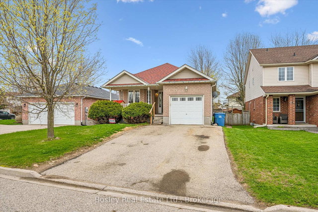 4 Hayward Crescent