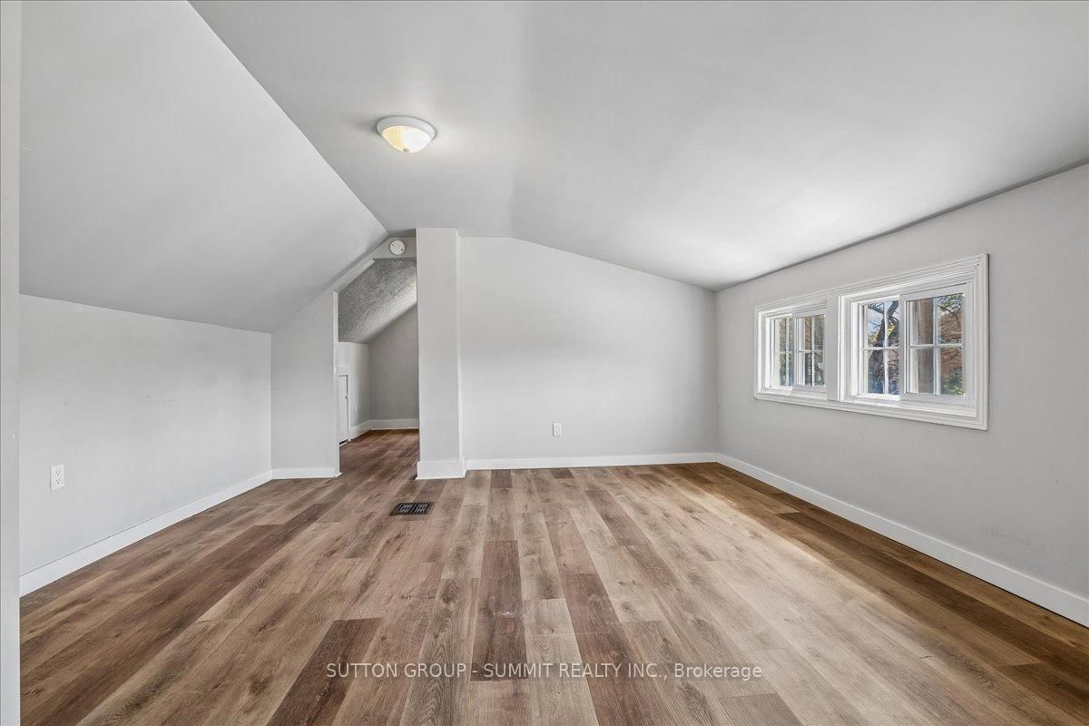 155 1/2 Lake Street • St. Catharines, ON photo 11