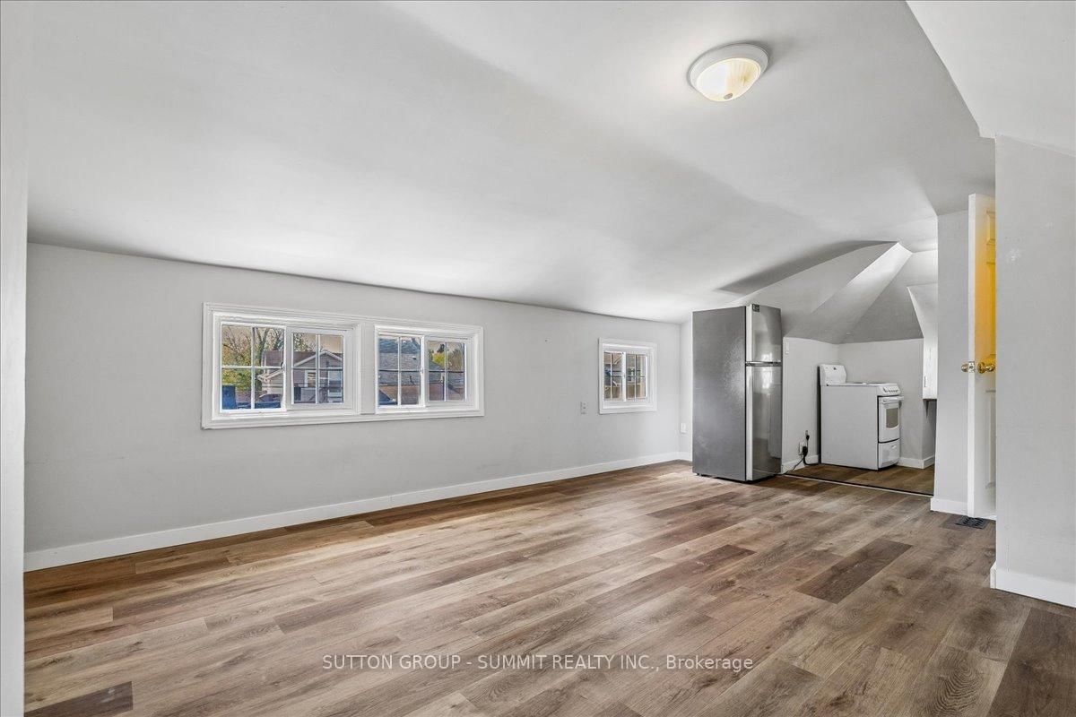 155 1/2 Lake Street • St. Catharines, ON photo 13