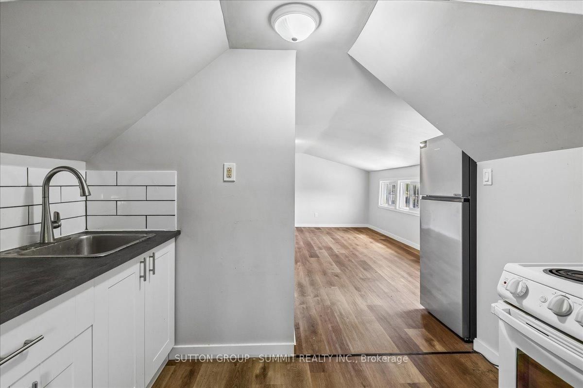 155 1/2 Lake Street • St. Catharines, ON photo 6