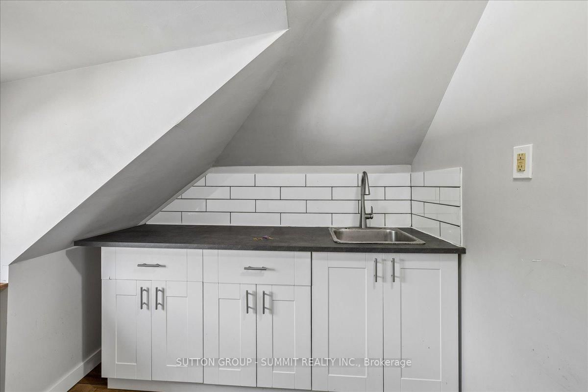 155 1/2 Lake Street • St. Catharines, ON photo 7