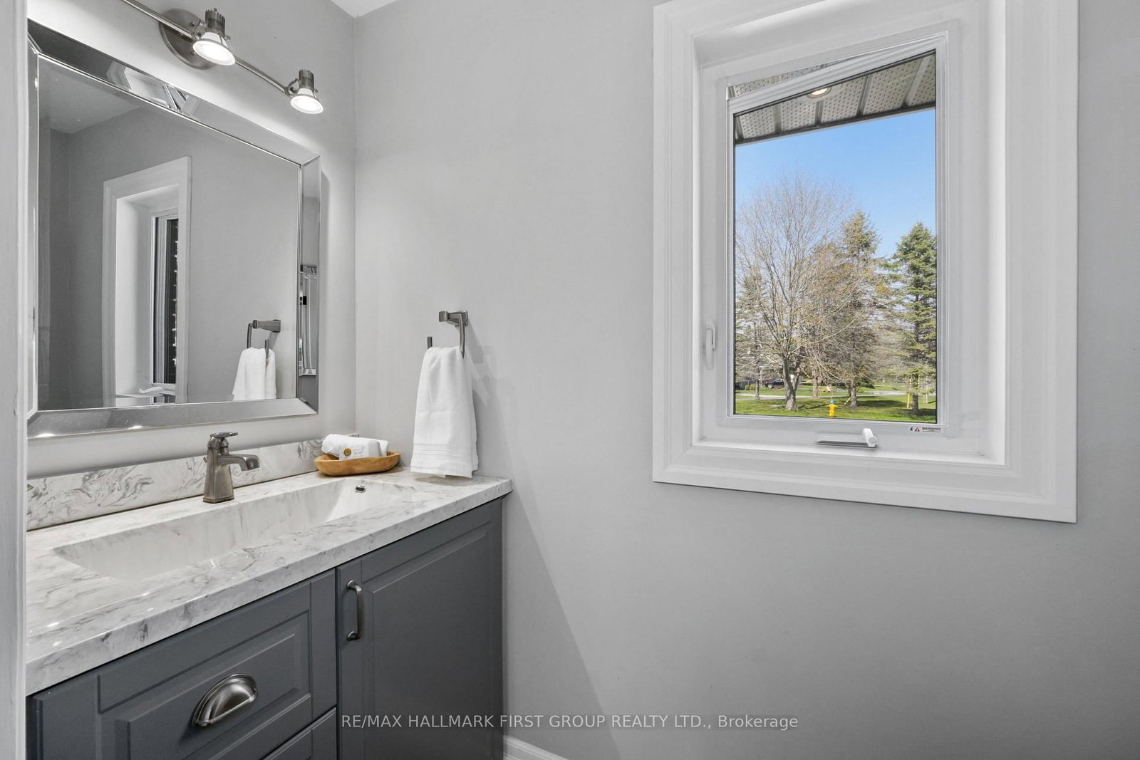 3 Hamilton Court • Cobourg, ON photo 21