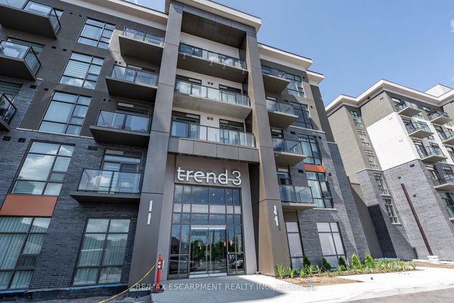225 - 470 Dundas Street E