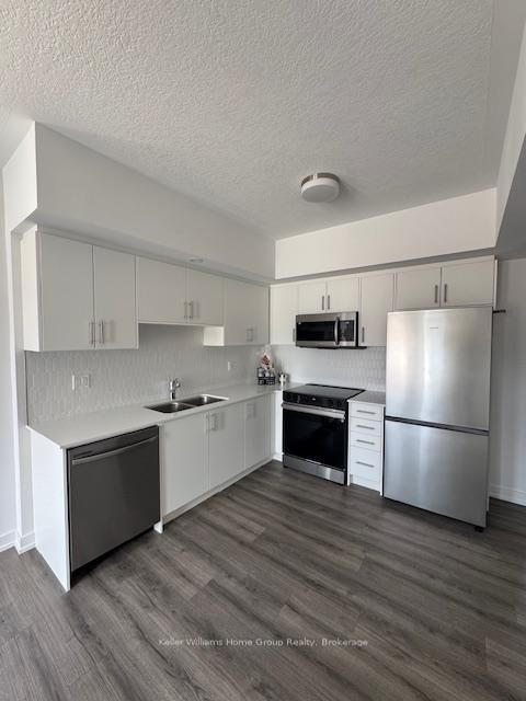 34 - 940 St David Street N