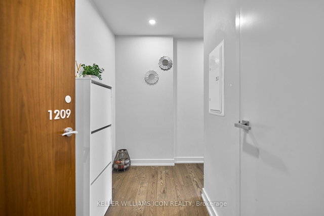 1209 - 101 Queen Street