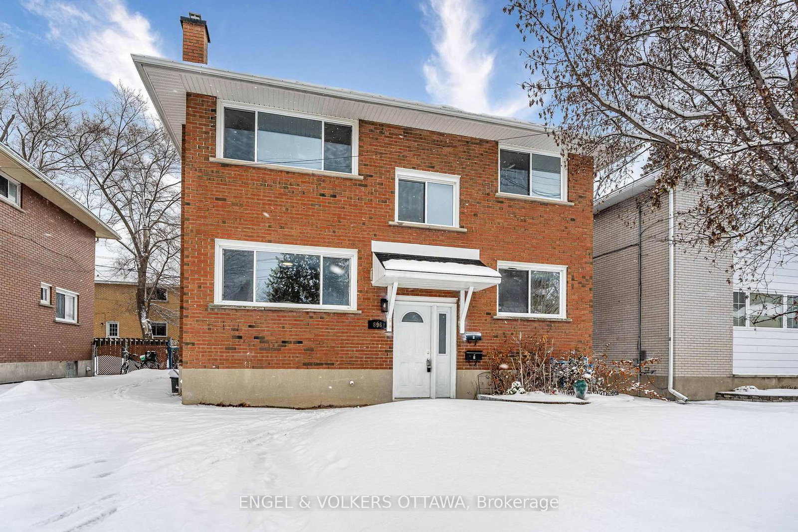 896 Pinewood Crescent, Unit 1
