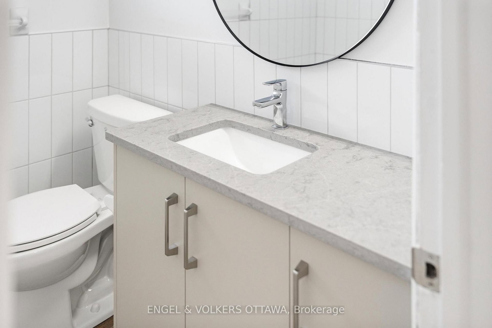 896 Pinewood Crescent, Unit 1 - Photo 11