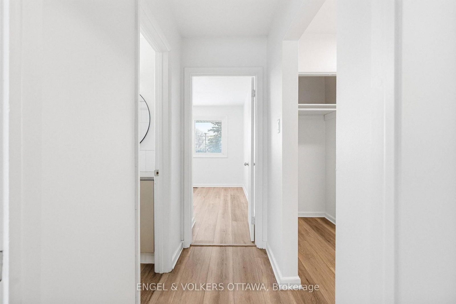 896 Pinewood Crescent, Unit 1 - Photo 16