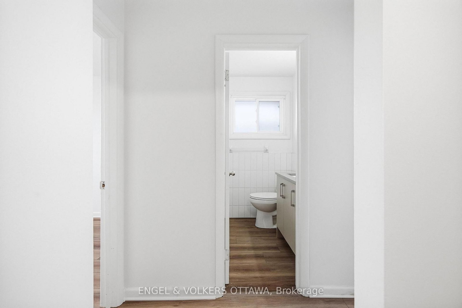 896 Pinewood Crescent, Unit 1 - Photo 9
