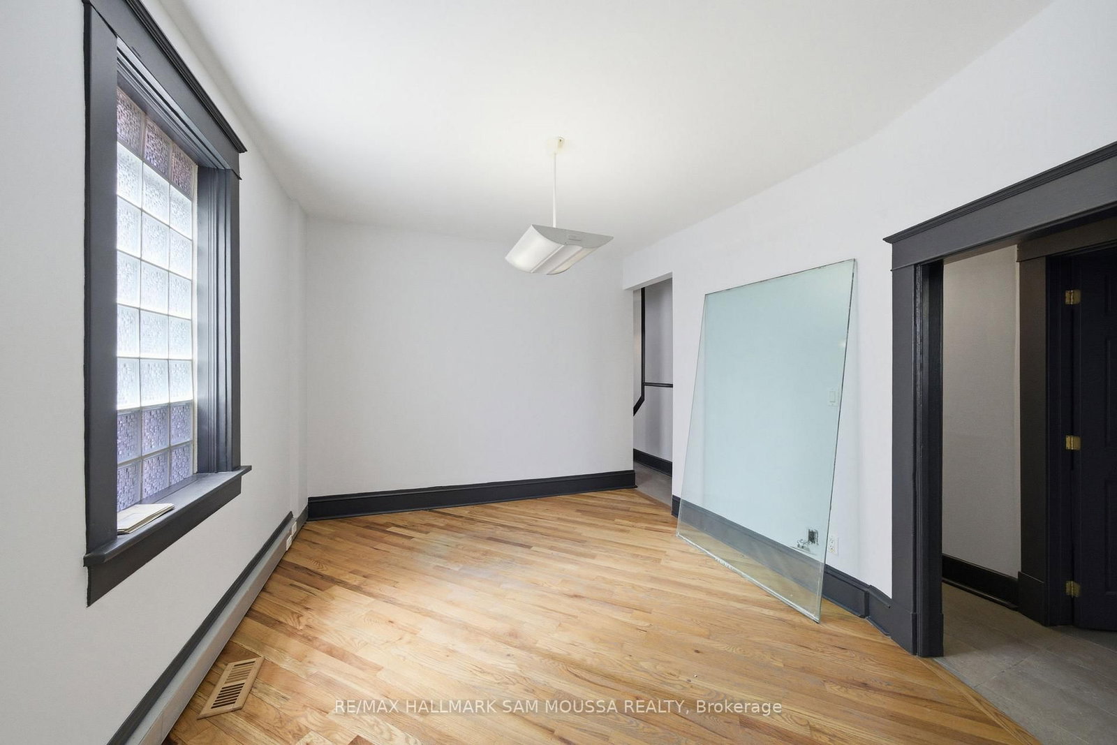 79 Hinton Avenue N - Photo 11