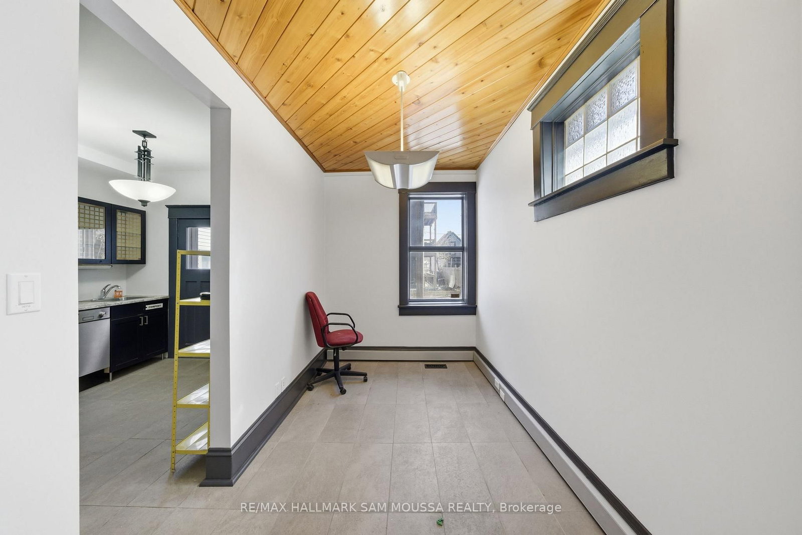 79 Hinton Avenue N - Photo 13