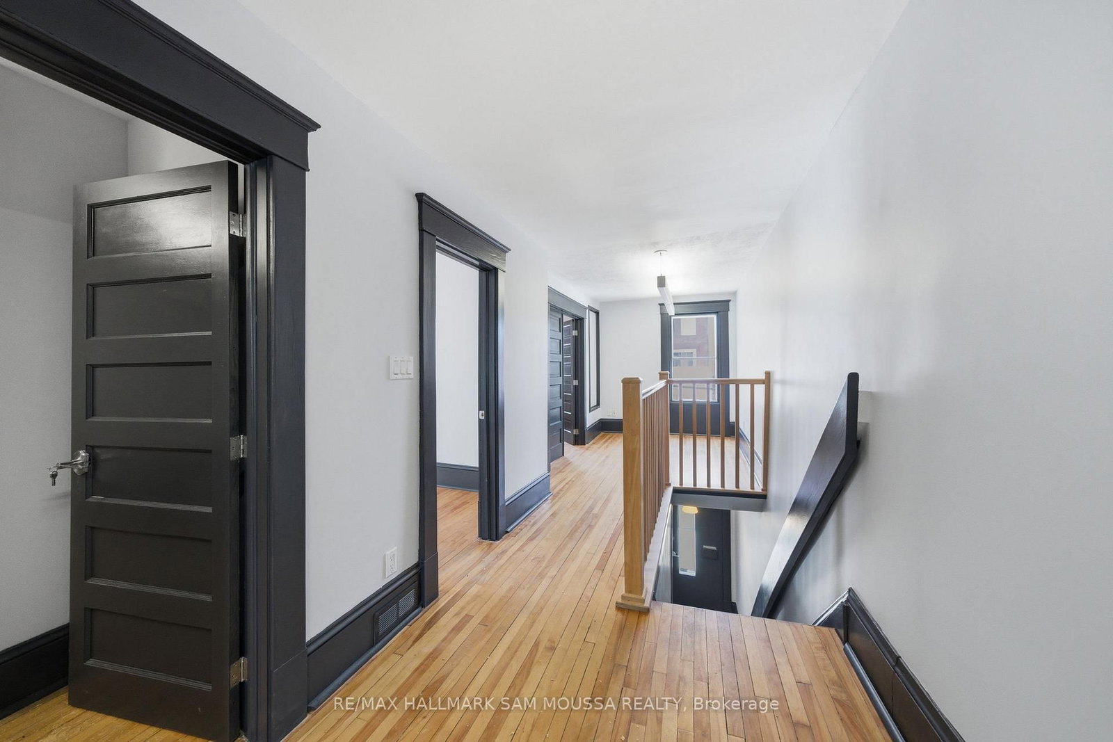 79 Hinton Avenue N - Photo 19
