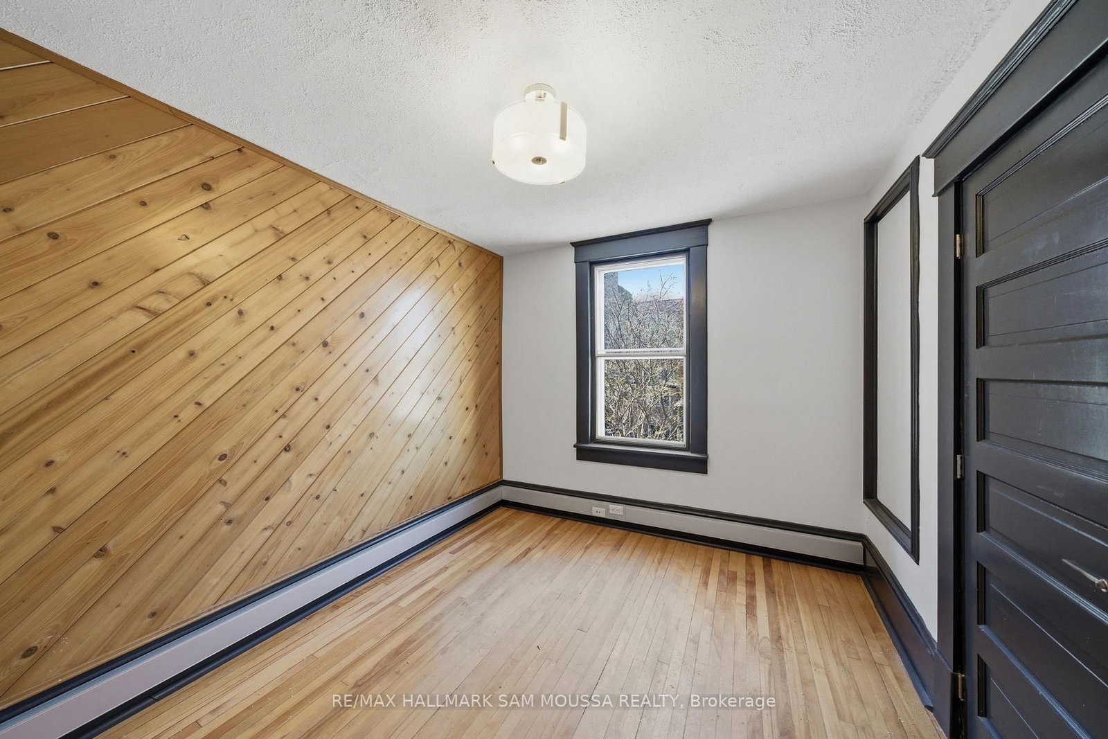 79 Hinton Avenue N - Photo 21