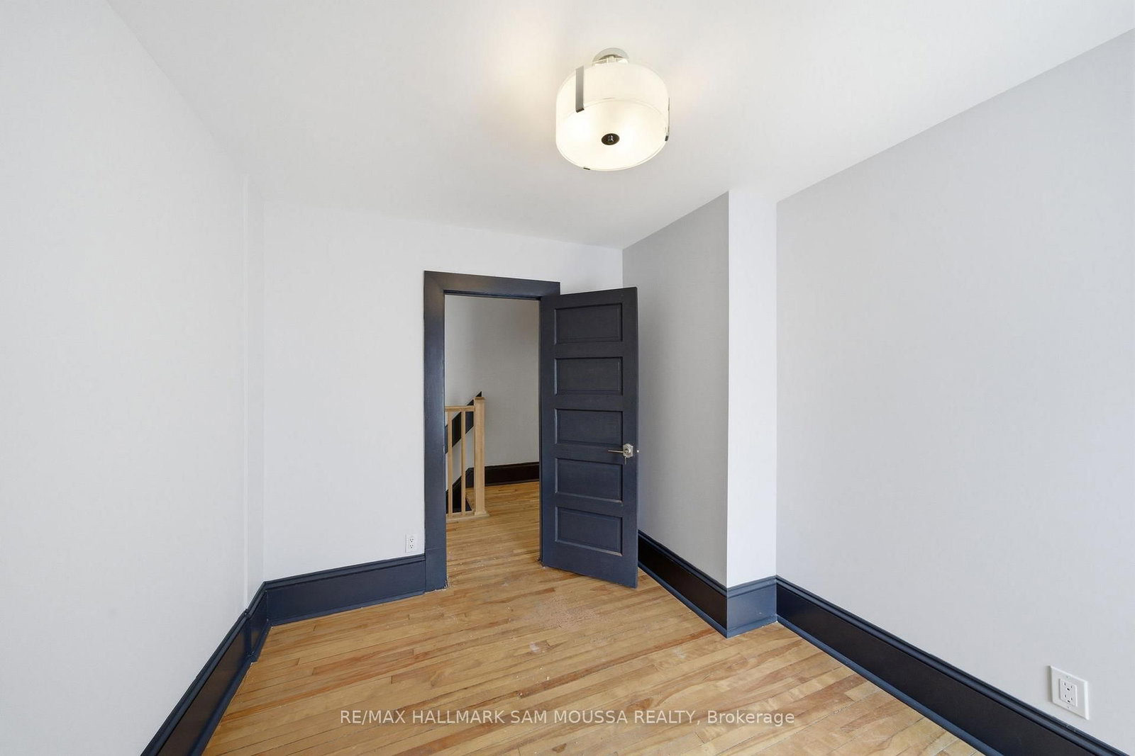 79 Hinton Avenue N - Photo 25