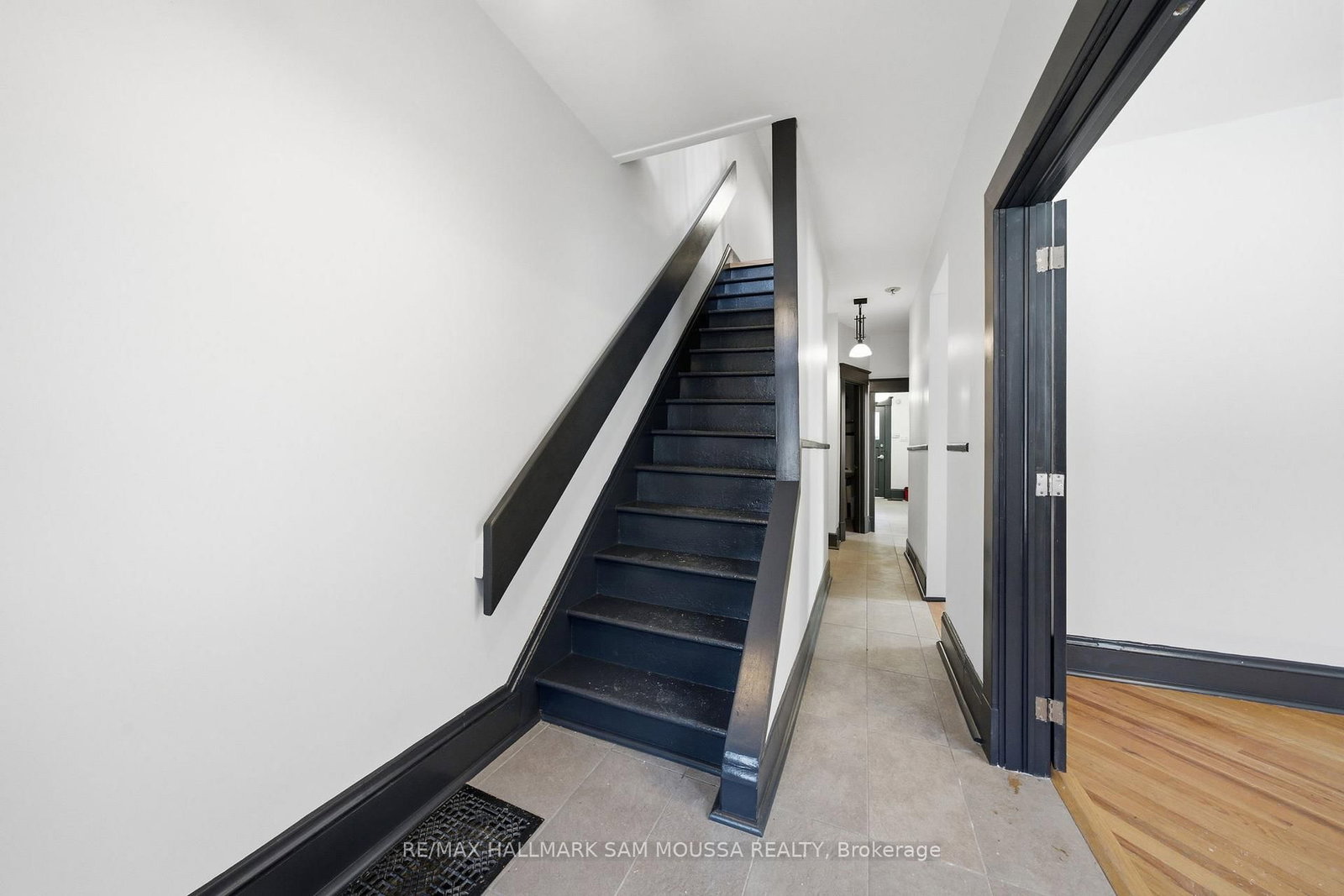 79 Hinton Avenue N - Photo 6