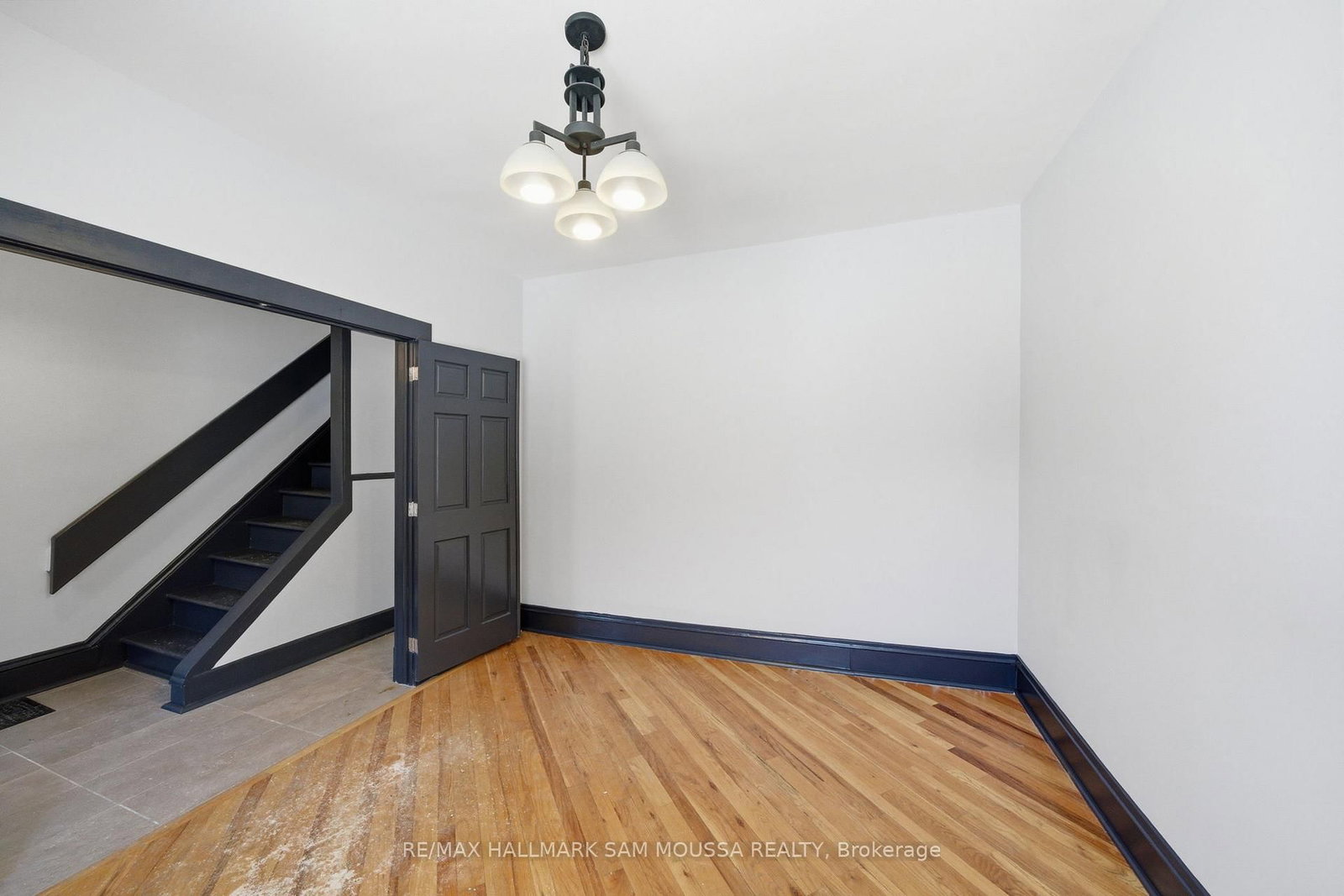 79 Hinton Avenue N - Photo 8