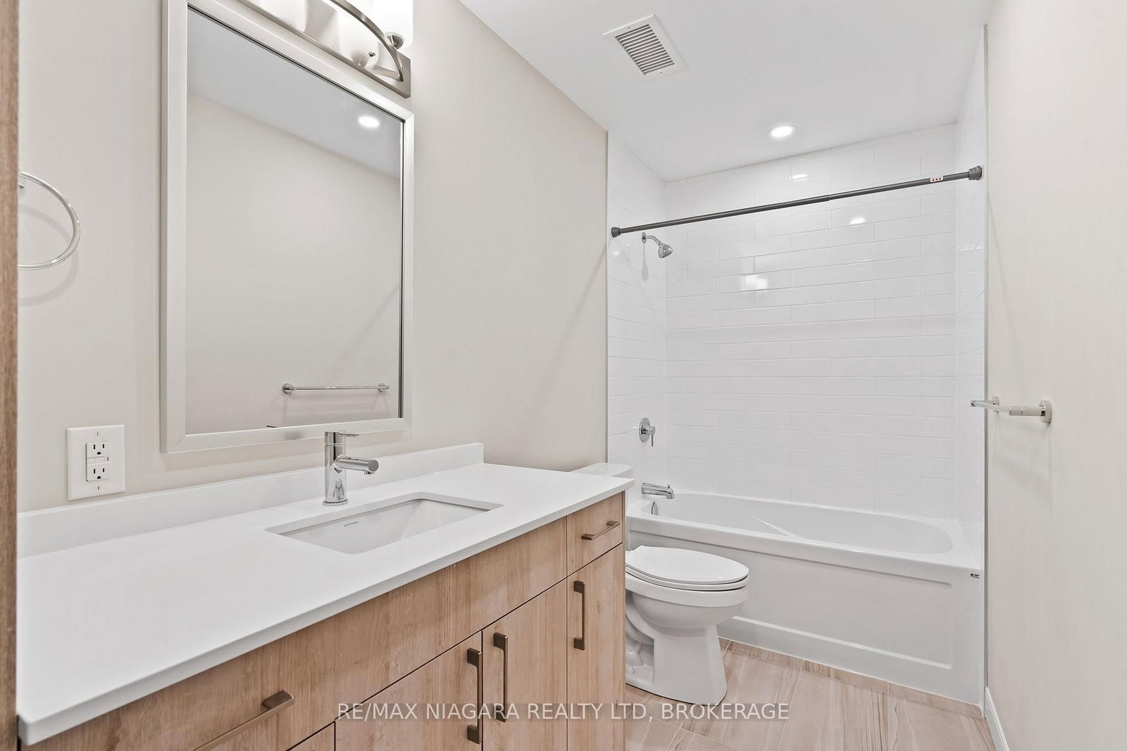 118 West Street • #703 • Port Colborne, ON photo 17