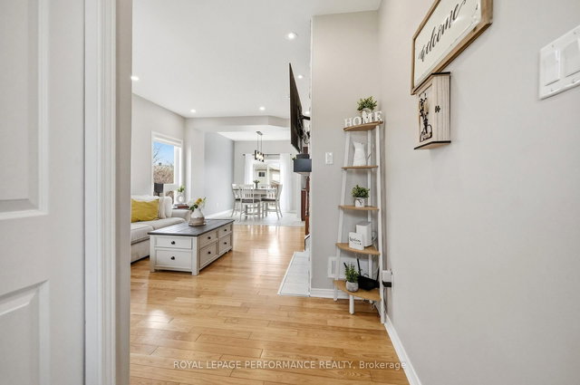366 Jasper Crescent S