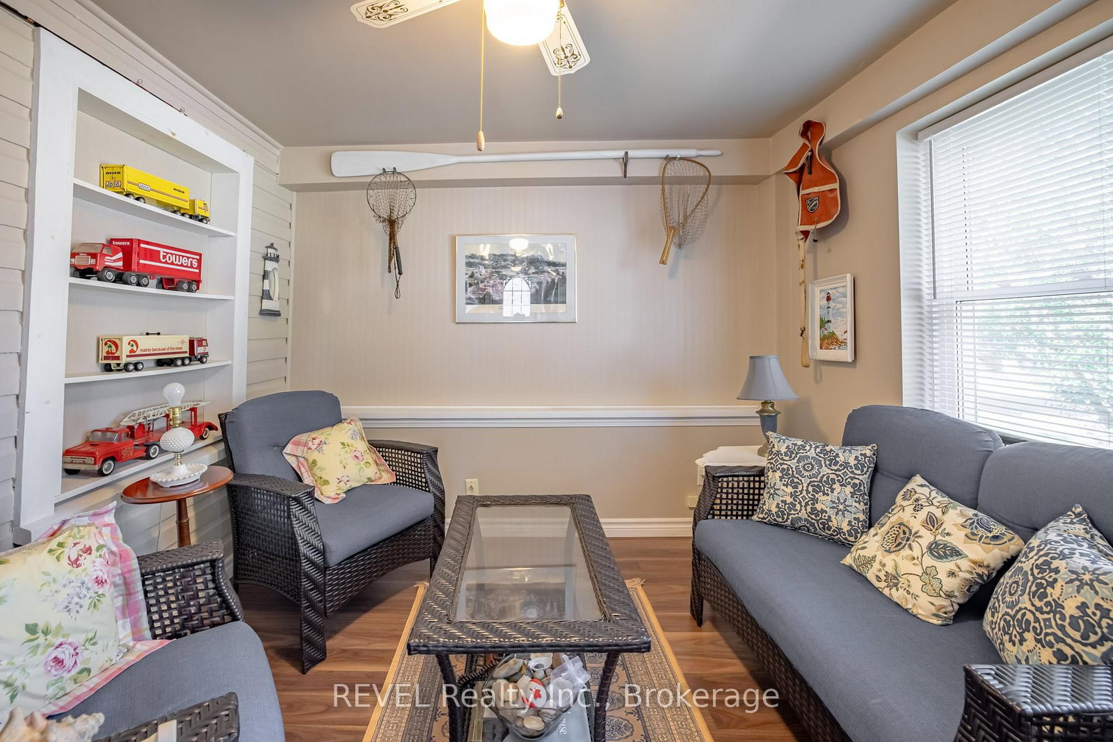 Listing Image 7
