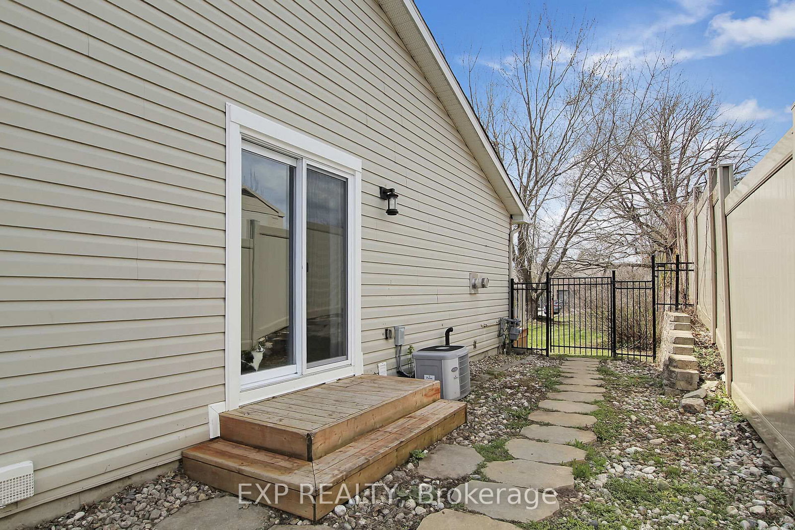 Listing Image 43