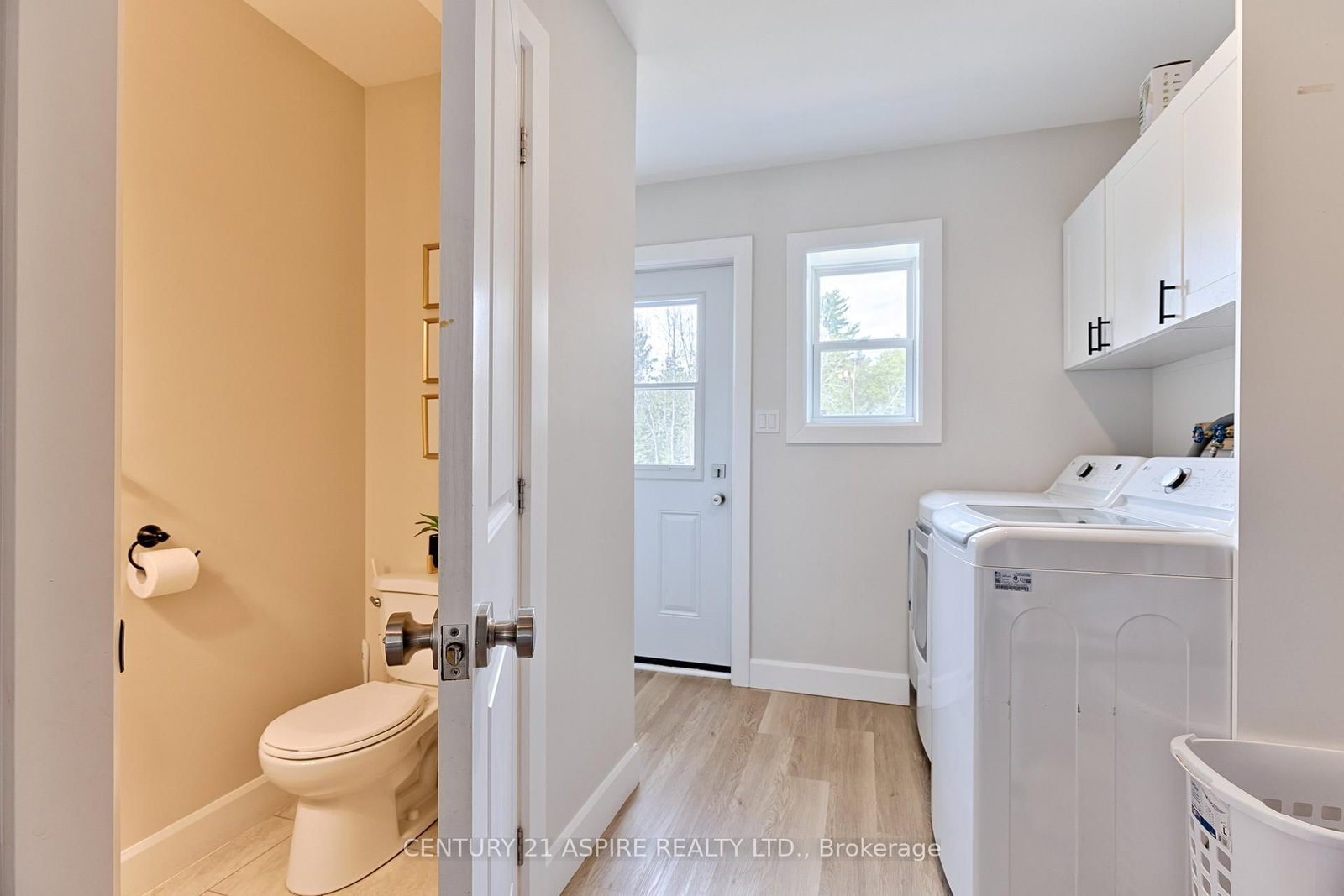 Listing Image 9
