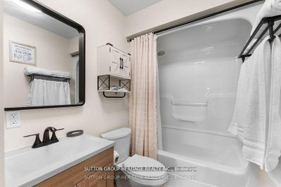 682 North Shore Drive E — more photos