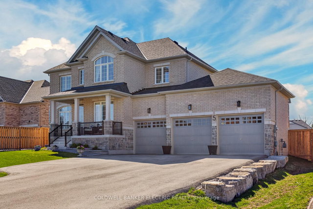 5 Golden Meadows Drive