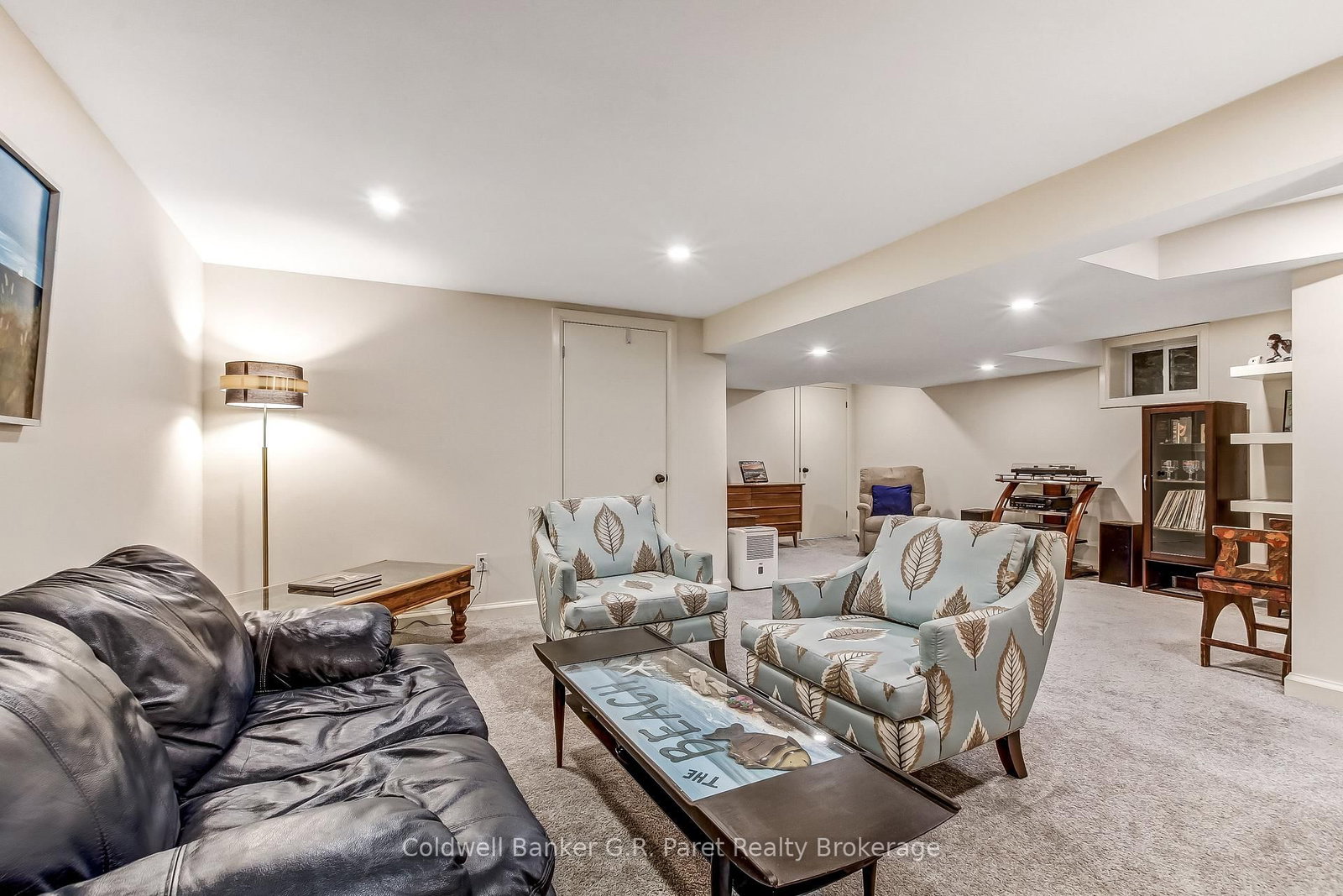 Listing Image 16