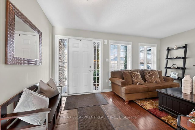 25 Southwood Cr. Crescent
