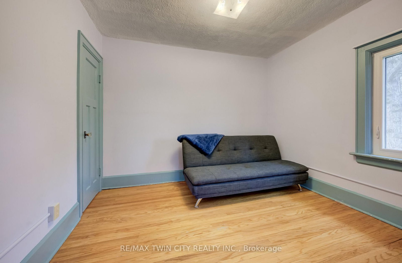 94 Stirling Avenue N - Photo 17